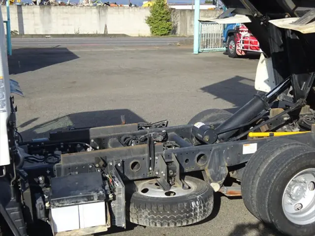 三菱 キャンター TPG-FBA60の写真6