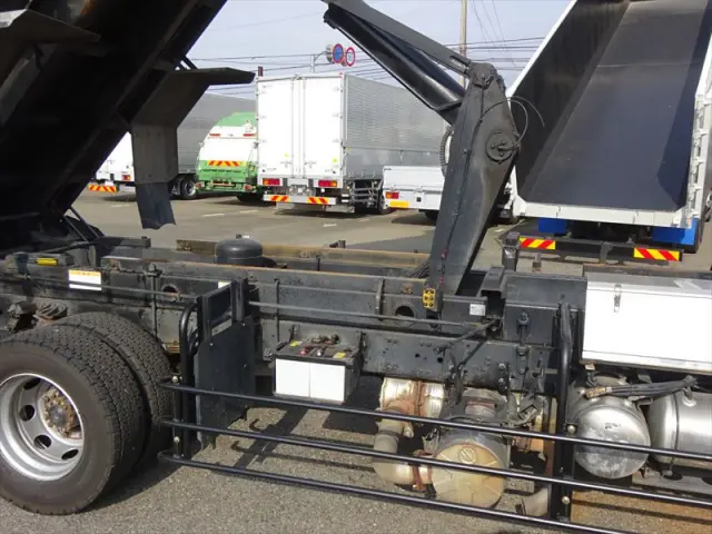 三菱 ファイター QKG-FK62FZ(2WD)の写真8