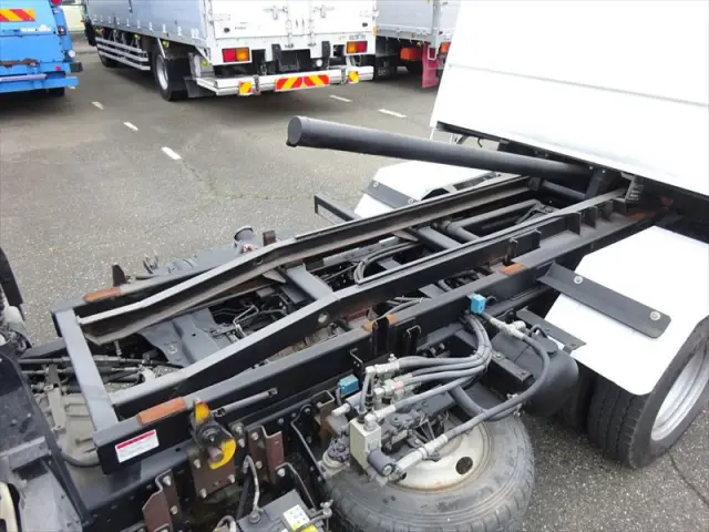 いすゞ エルフ TPG+NKR85AN(2WD)の写真7