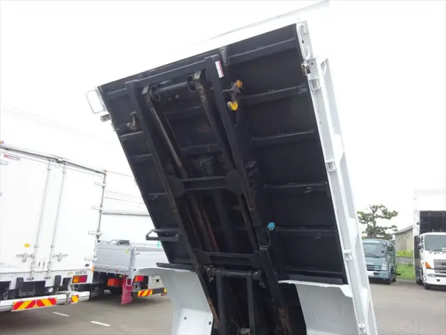 いすゞ エルフ TPG+NKR85AN(2WD)の写真10