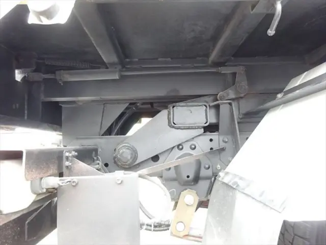 いすゞ エルフ TPG+NKR85AN(2WD)の写真13