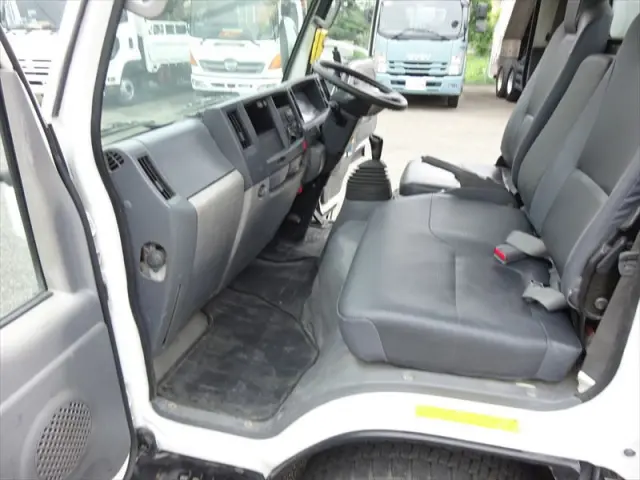 いすゞ エルフ TPG+NKR85AN(2WD)の写真30