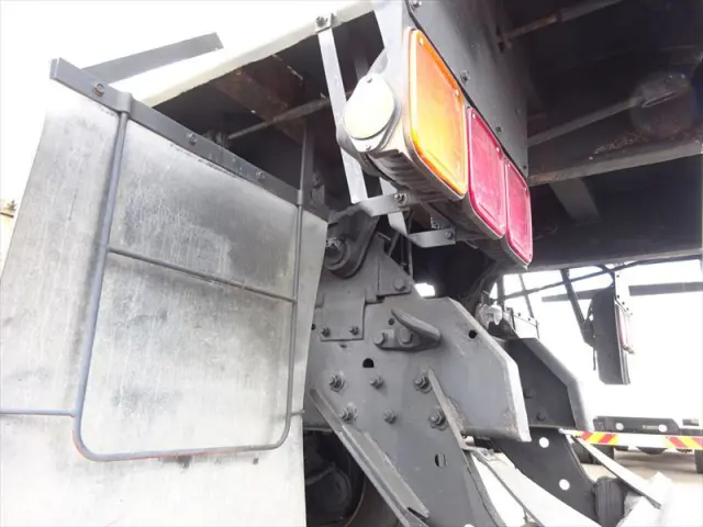 日野 プロフィア LKG-FS1AKAA(2WD)の写真7