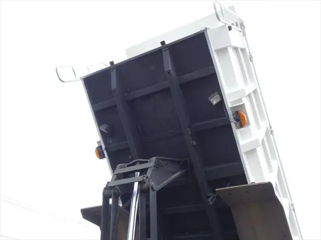 日野 プロフィア LKG-FS1AKAA(2WD)の写真9