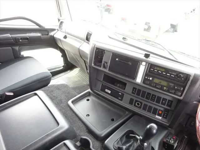 日野 プロフィア LKG-FS1AKAA(2WD)の写真32