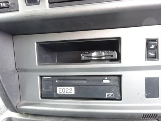 日野 プロフィア LKG-FS1AKAA(2WD)の写真33