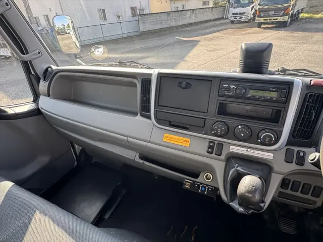 三菱 キャンター 2PG-FEBM0(2WD)の写真27