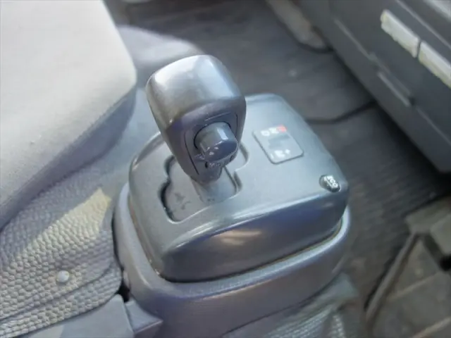 いすゞ エルフ TKG-NHS85A(4WD)の写真18