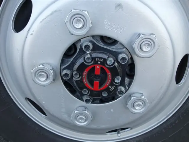 いすゞ エルフ TKG-NHS85A(4WD)の写真30