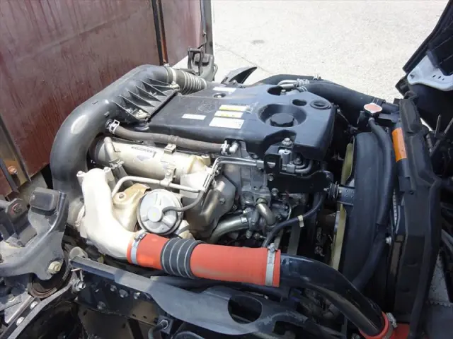 いすゞ エルフ BDG-NKR85A(2WD)の写真25