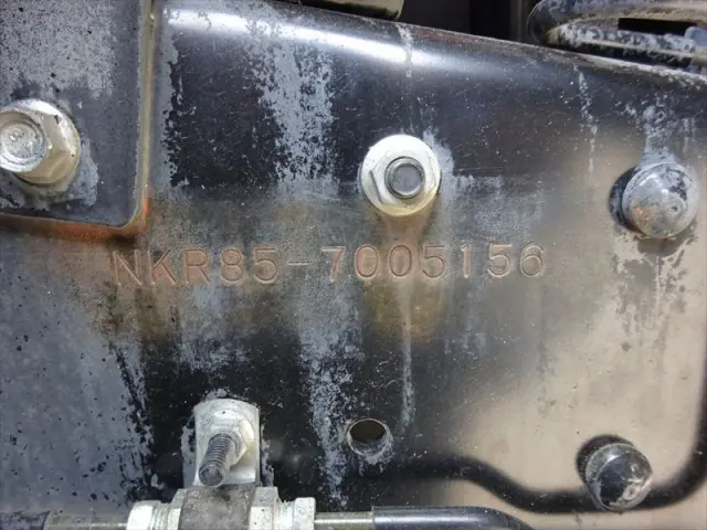 いすゞ エルフ BDG-NKR85A(2WD)の写真27