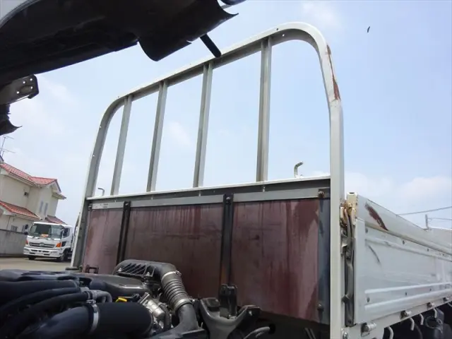 いすゞ エルフ BDG-NKR85A(2WD)の写真28