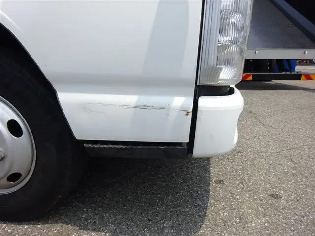 いすゞ エルフ BDG-NKR85A(2WD)の写真31
