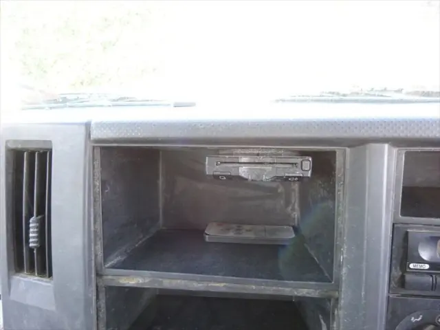 いすゞ エルフ TKG-NJR85A(2WD)の写真26