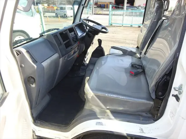 いすゞ エルフ TKG-NJR85A(2WD)の写真28