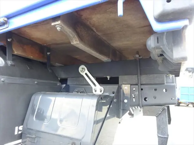 いすゞ エルフ TRG-NKR85A(2WD)の写真6