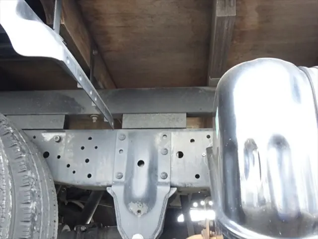 いすゞ エルフ TRG-NKR85A(2WD)の写真8