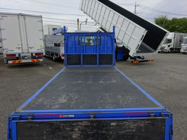 いすゞ エルフ TRG-NKR85A(2WD)の写真13