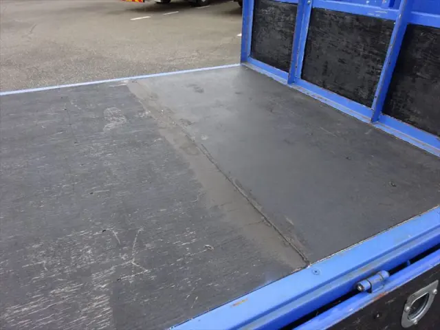 いすゞ エルフ TRG-NKR85A(2WD)の写真14