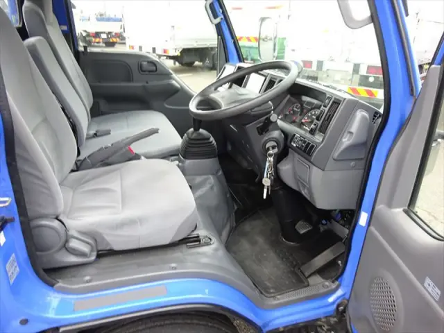 いすゞ エルフ TRG-NKR85A(2WD)の写真16