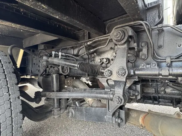 いすゞ ギガ QKG-CYJ77BA(8x4)の写真22