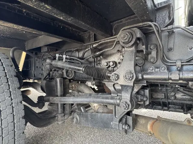 いすゞ ギガ QKG-CYJ77BA(8x4)の写真24