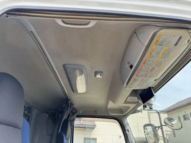 いすゞ ギガ QKG-CYJ77BA(8x4)の写真30