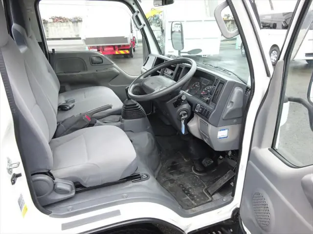 いすゞ エルフ TKG-NJS85A(4WD)の写真16