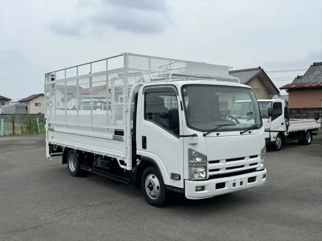 いすゞ エルフ BKG-NPR85AR(2WD)の写真2