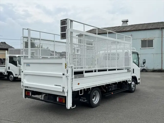 いすゞ エルフ BKG-NPR85AR(2WD)の写真3
