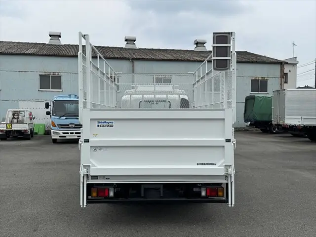 いすゞ エルフ BKG-NPR85AR(2WD)の写真5