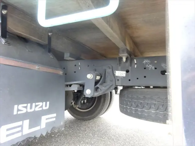 いすゞ エルフ BKG-NPR85AR(2WD)の写真6
