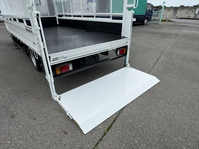 いすゞ エルフ BKG-NPR85AR(2WD)の写真8