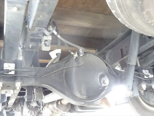 いすゞ エルフ BKG-NPR85AR(2WD)の写真10