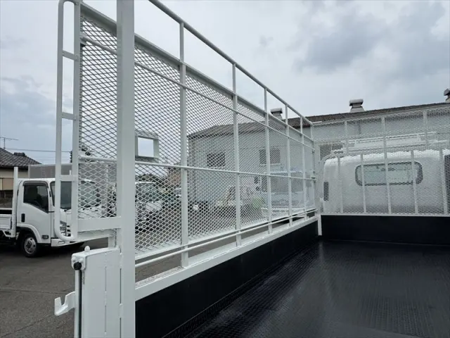 いすゞ エルフ BKG-NPR85AR(2WD)の写真11