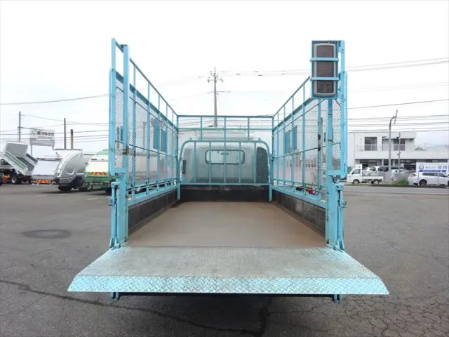 いすゞ エルフ BKG-NPR85AR(2WD)の写真12