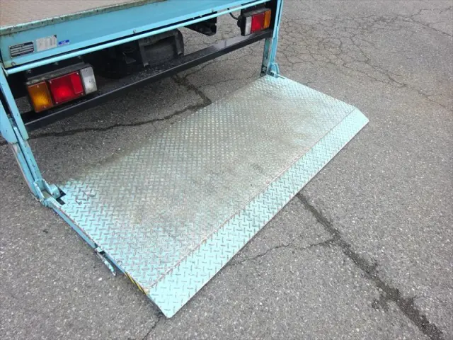 いすゞ エルフ BKG-NPR85AR(2WD)の写真13