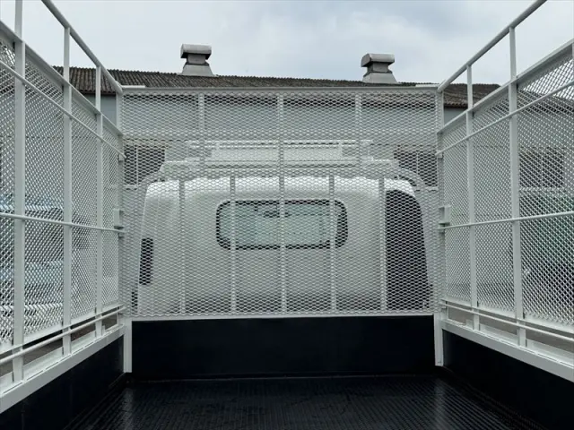 いすゞ エルフ BKG-NPR85AR(2WD)の写真13