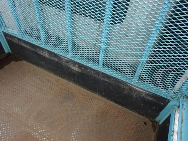 いすゞ エルフ BKG-NPR85AR(2WD)の写真15