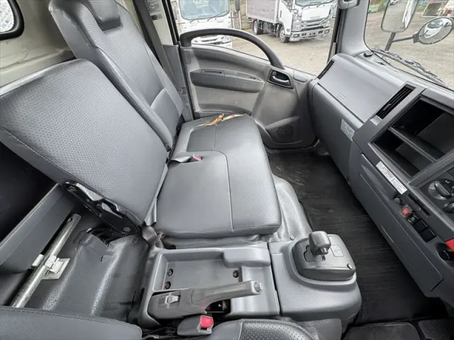 いすゞ エルフ BKG-NPR85AR(2WD)の写真28