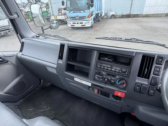 いすゞ エルフ BKG-NPR85AR(2WD)の写真29