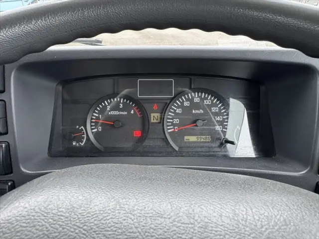 いすゞ エルフ BKG-NPR85AR(2WD)の写真30