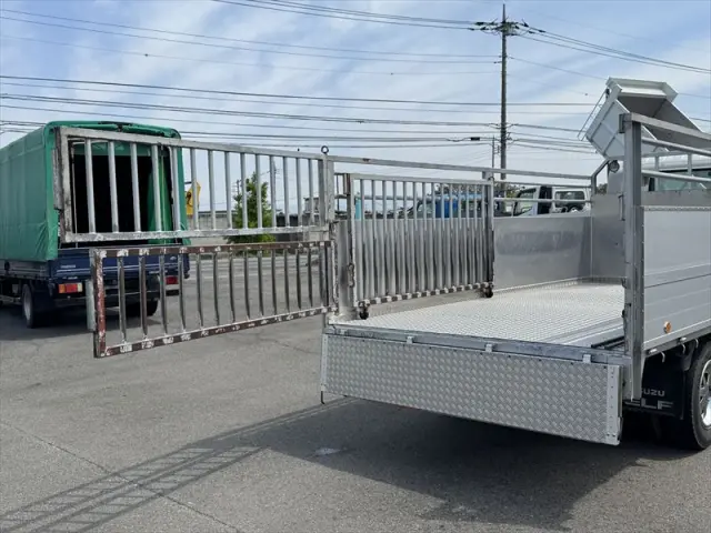 いすゞ エルフ BDG-NPR85ARの写真6