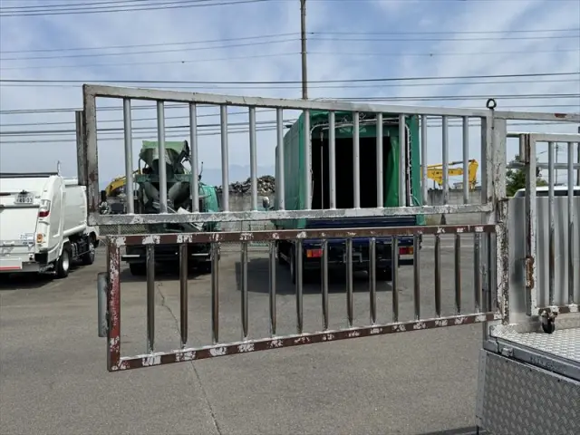 いすゞ エルフ BDG-NPR85ARの写真7