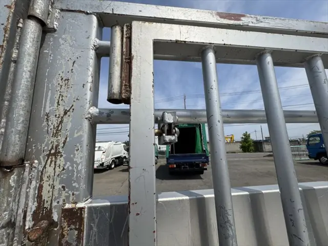 いすゞ エルフ BDG-NPR85ARの写真11