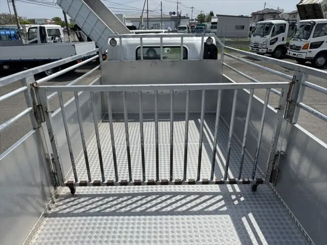 いすゞ エルフ BDG-NPR85ARの写真12