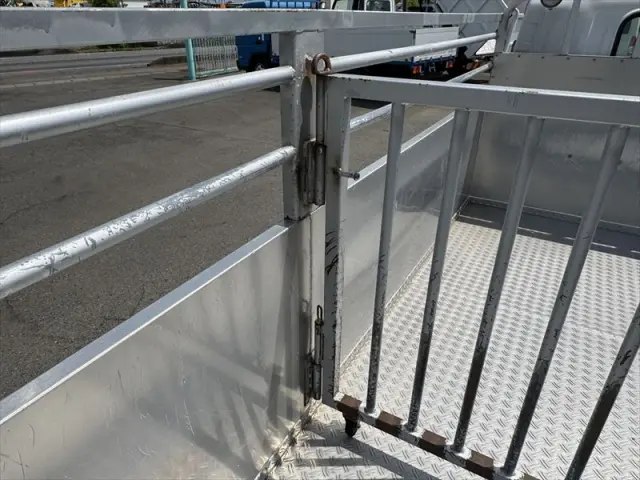 いすゞ エルフ BDG-NPR85ARの写真13