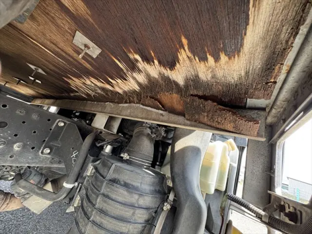 いすゞ エルフ BDG-NPR85ARの写真29