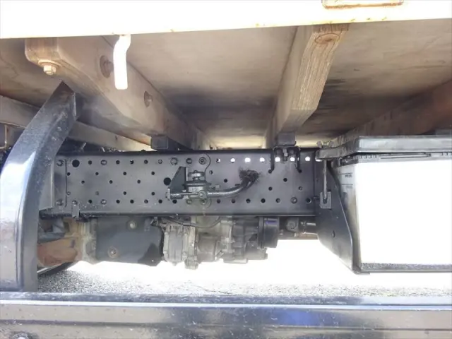 いすゞ エルフ TRT-G-NLS85AR(4WD)の写真5