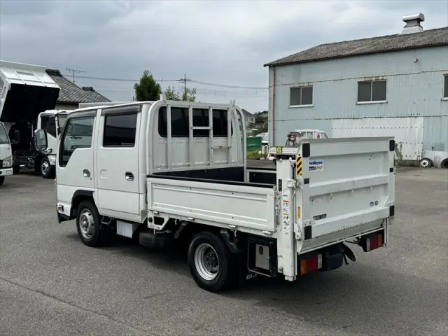 いすゞ エルフ TRG-NHR85A(2WD)の写真4
